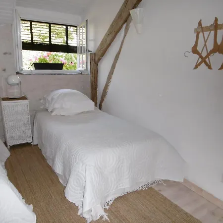 Pauliac D'hotes 3* Celles (Charente-Maritime)